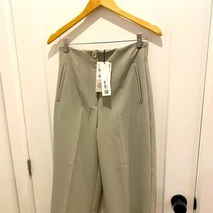 NWT Zara cropped wide leg dress pants - Size M